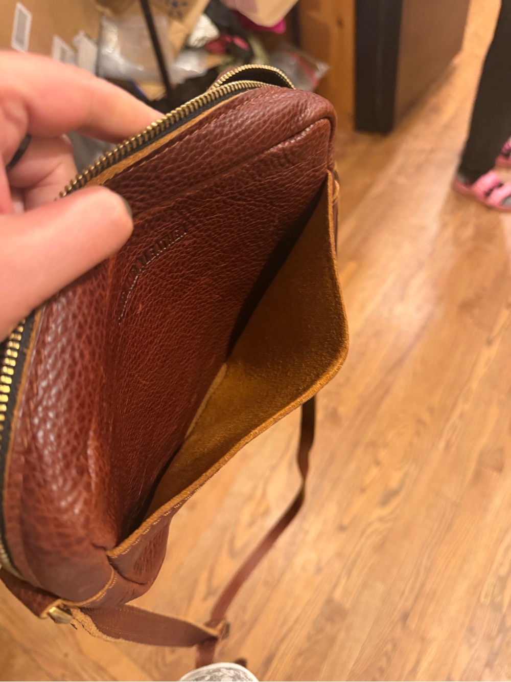 Portland Leather Chestnut Brown Large Crossbody Camera Bag - Picture 4 of 9